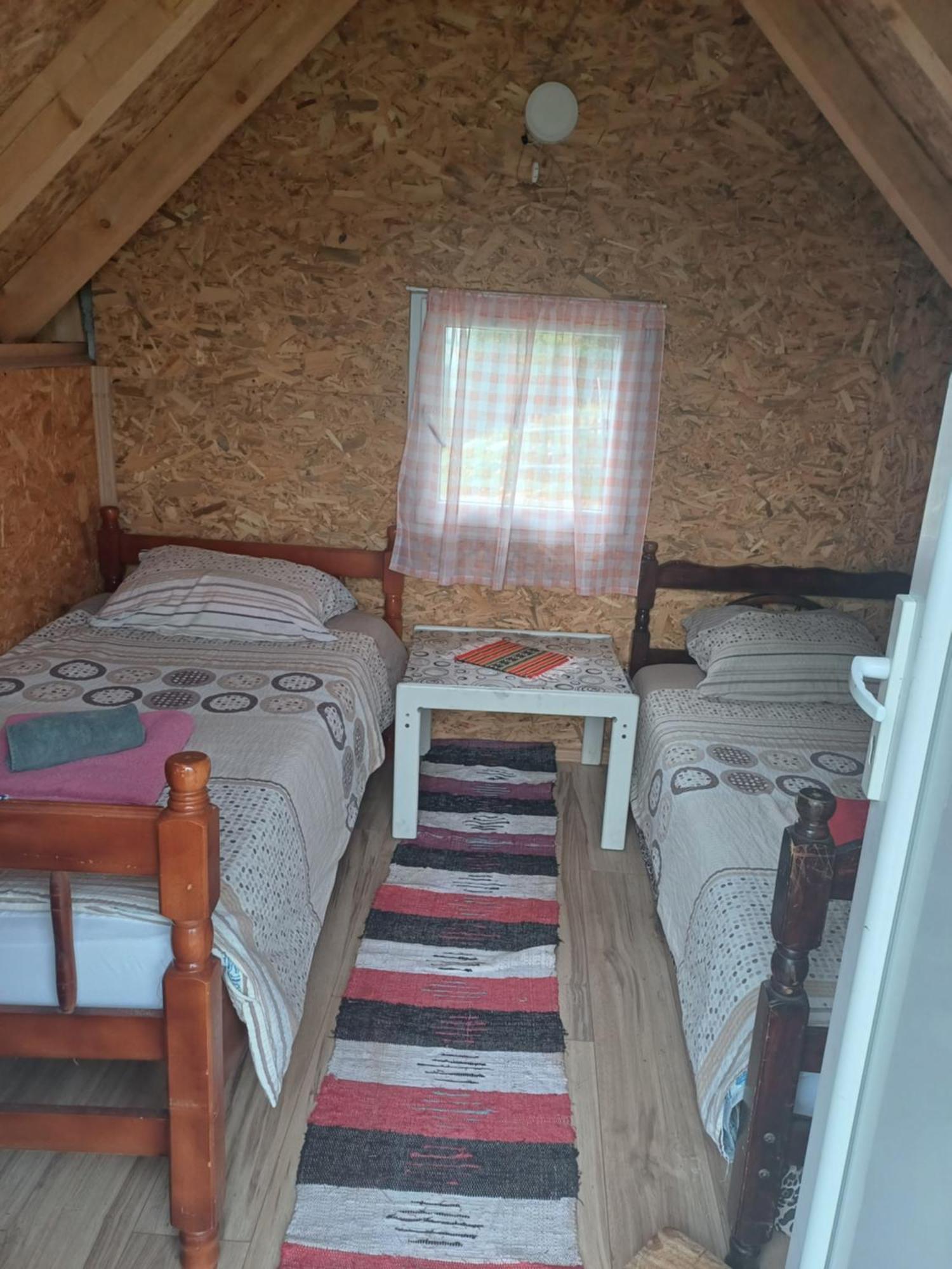 Katun Ljeljenak Hotel Pluzine Bagian luar foto