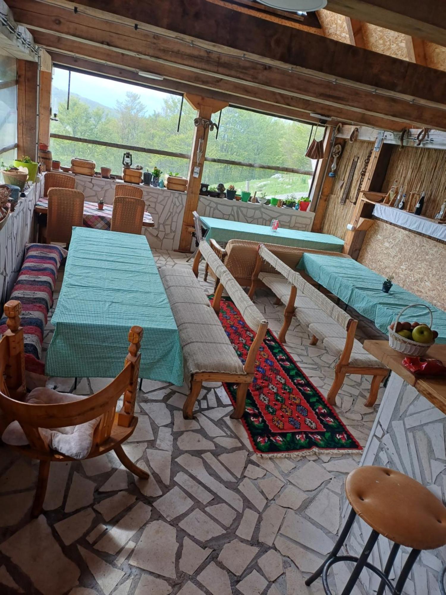 Katun Ljeljenak Hotel Pluzine Bagian luar foto
