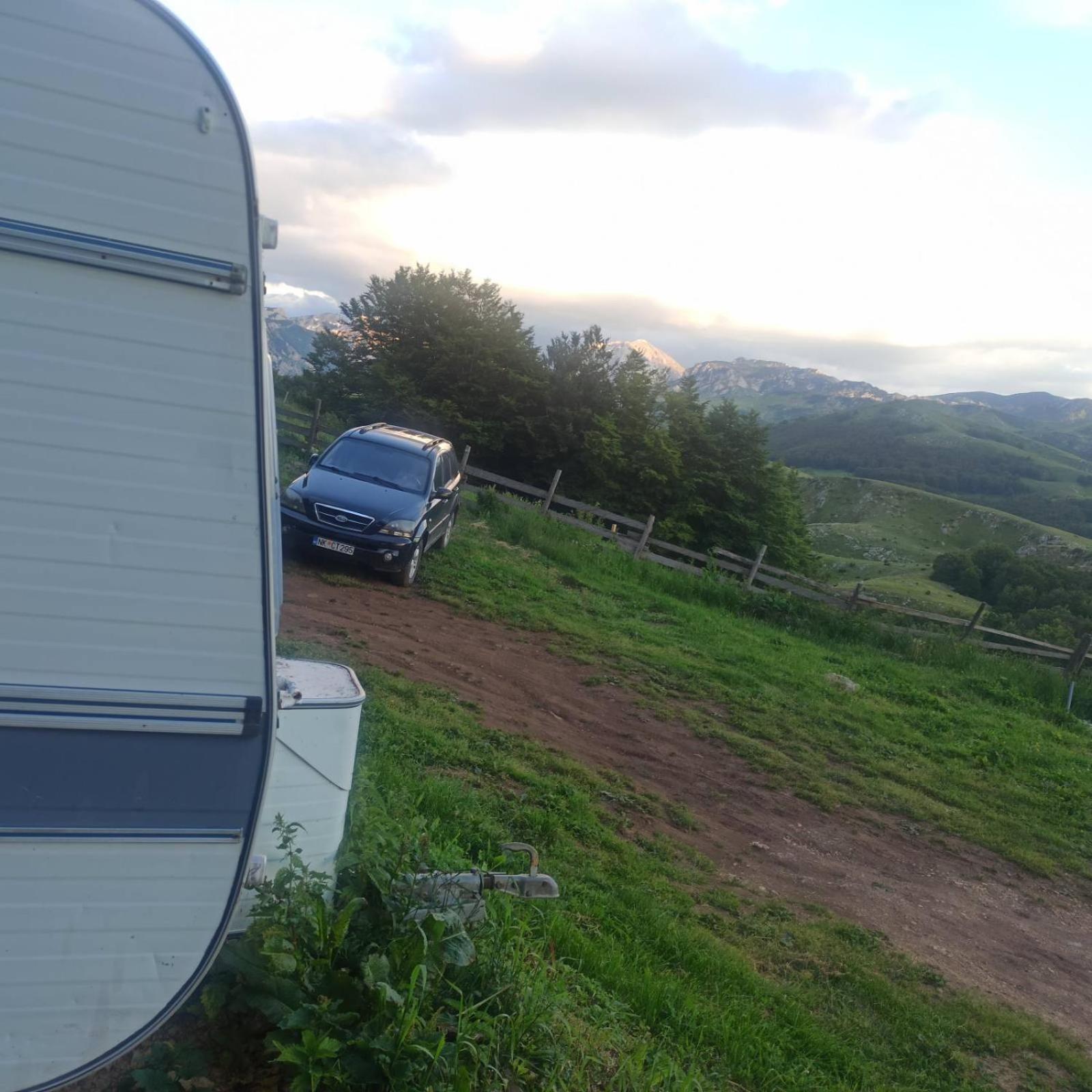 Katun Ljeljenak Hotel Pluzine Bagian luar foto