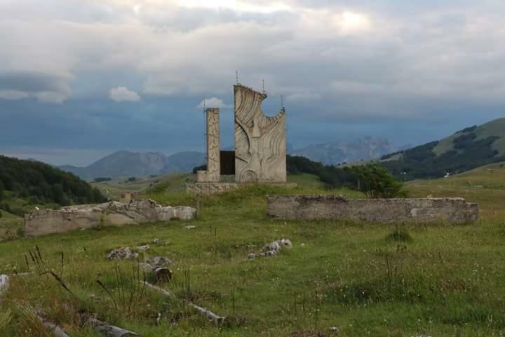 Katun Ljeljenak Hotel Pluzine Bagian luar foto