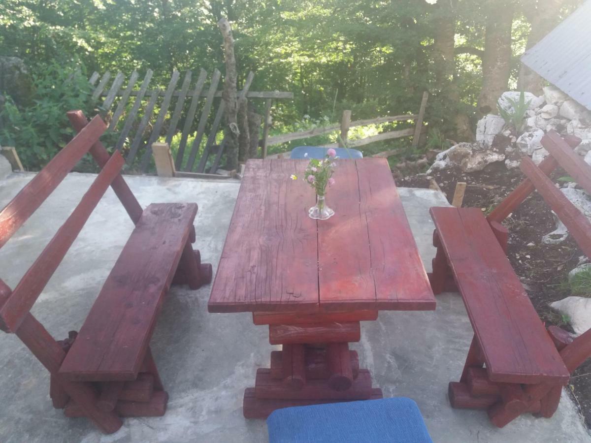 Katun Ljeljenak Hotel Pluzine Bagian luar foto